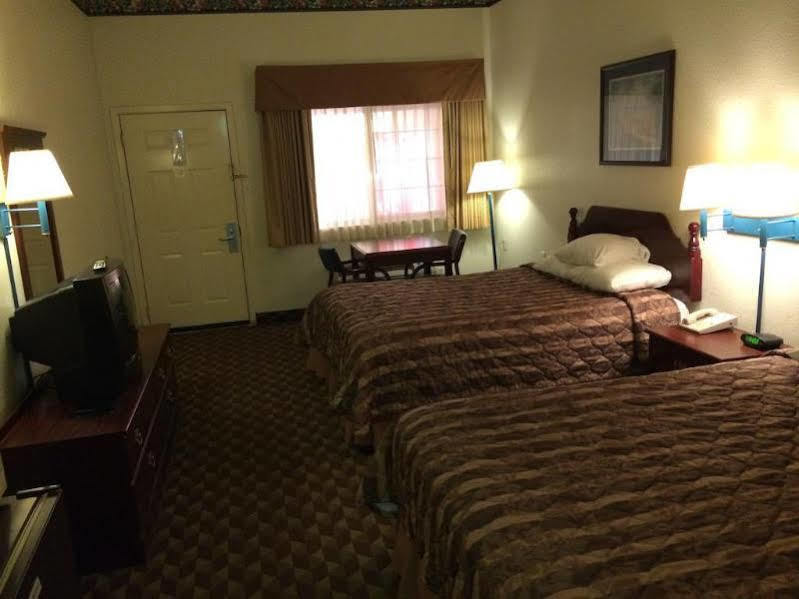 Super 8 By Wyndham Bastrop Tx Motel Eksteriør billede